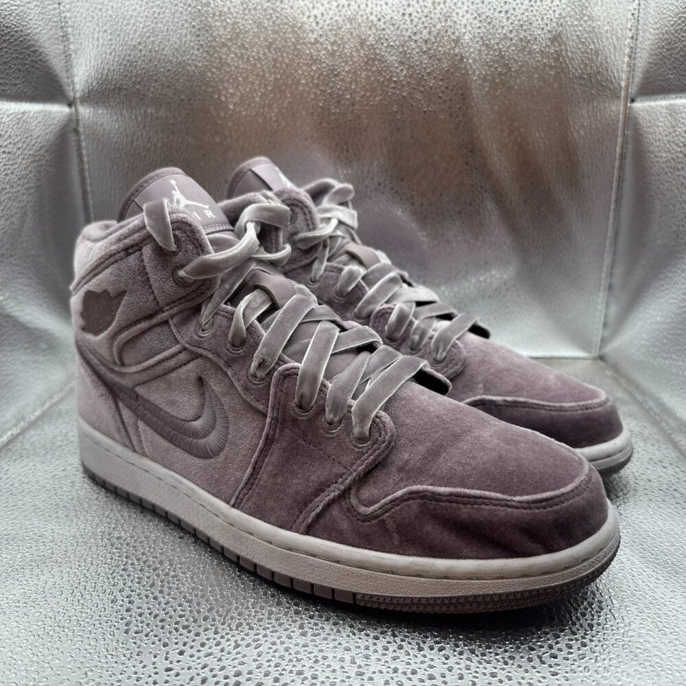 Size 9.5 Air Jordan 1 Mid SE Womens Purple Velvet Athletic‎ Sneaker DQ8397-500